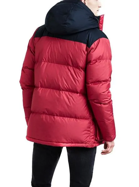 parka levis down puffer rojo