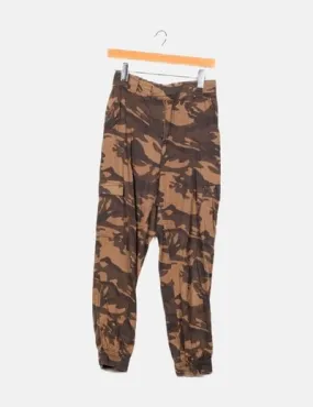 Stradivarius Pantalón cargo camuflaje